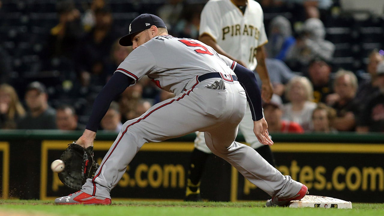 Braves' Freddie Freeman named Defensive Player of the Year at first base